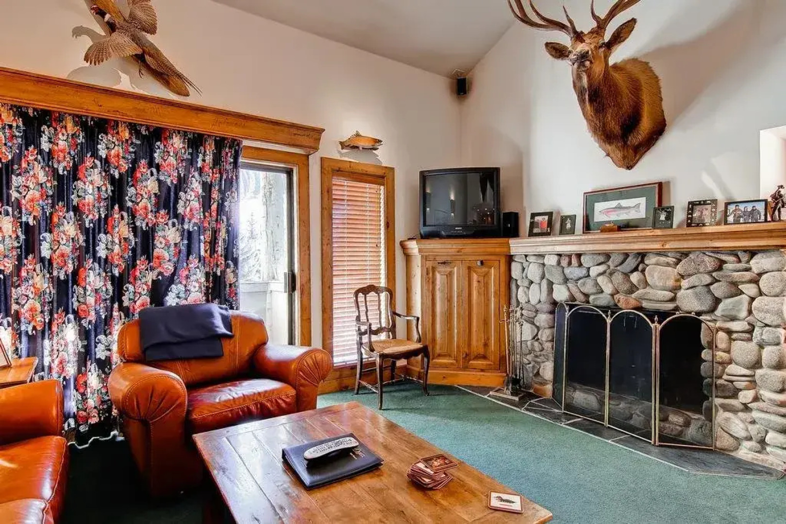 Greyhawk Condominiums Warm Springs, Great Location for Bike and Ski