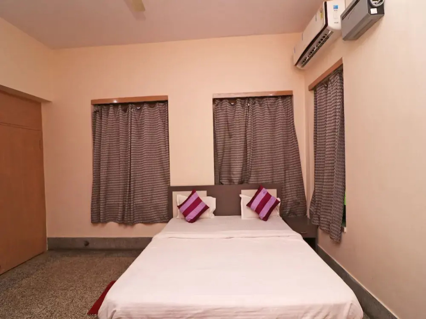 Spot On 39527 Hotel Saraogi