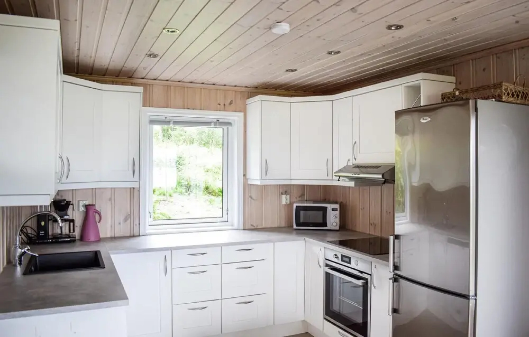 Stunning Home in Bjoa With 4 Bedrooms and Wifi