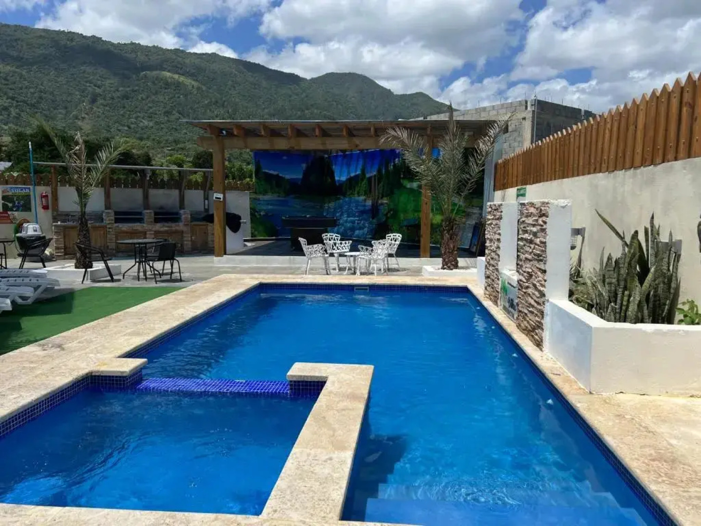 A-2 Apatamentos tipo villa girasol BBQ Piscina Jacuzzis