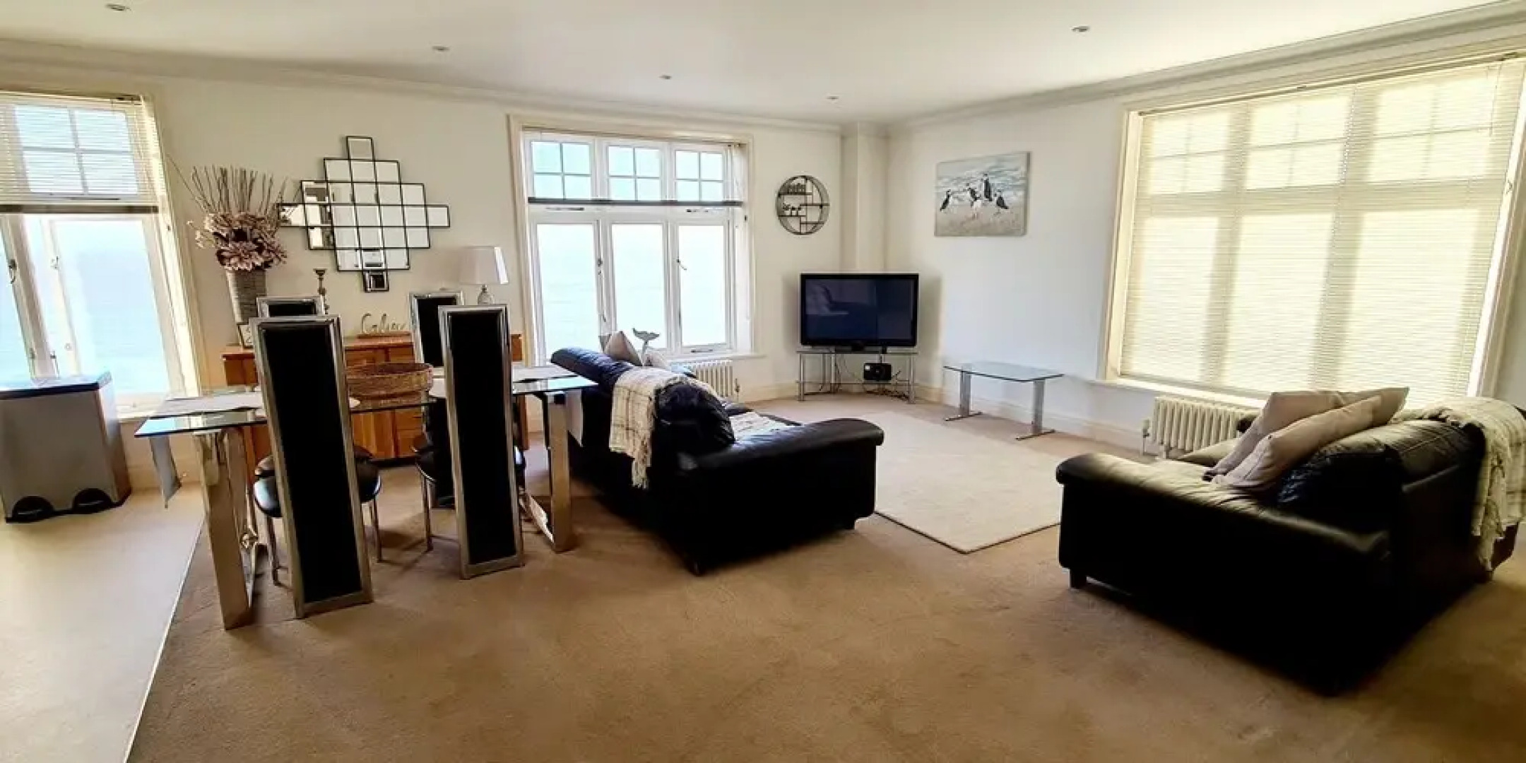 Shore Thing - Beachfront Apartment - Sleeps 4