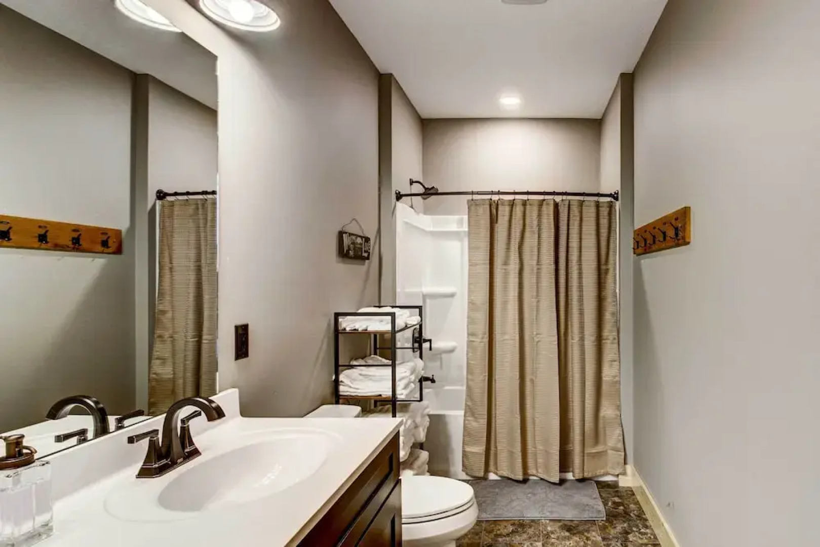 Pequot Lakes Retreat w/ Beach + Fire Pit!