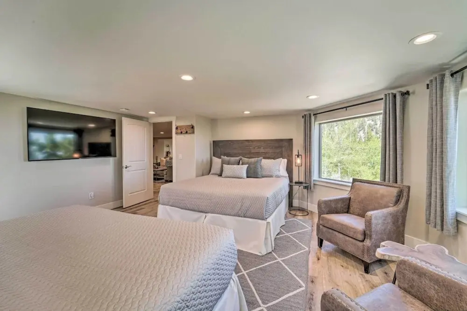 Hot Tub, Pool Table: Luxe Reno Chalet w/ Mtn View!