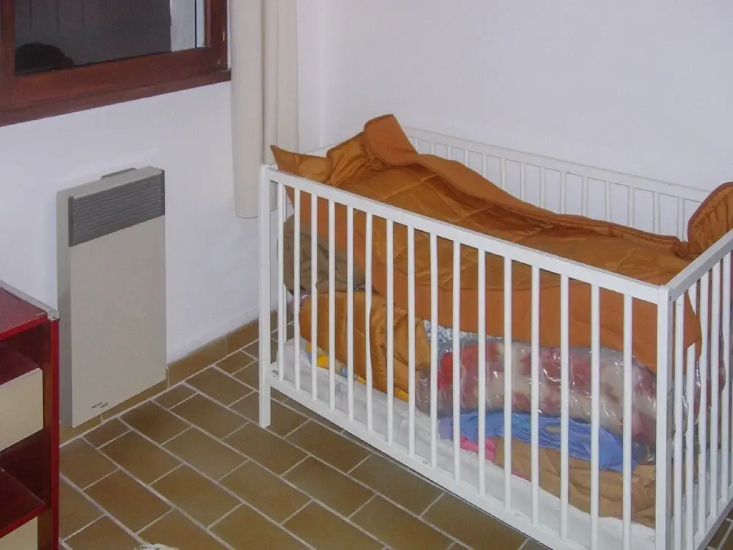 House With 4 Bedrooms in Varages, With Wonderful Mountain View, Privat