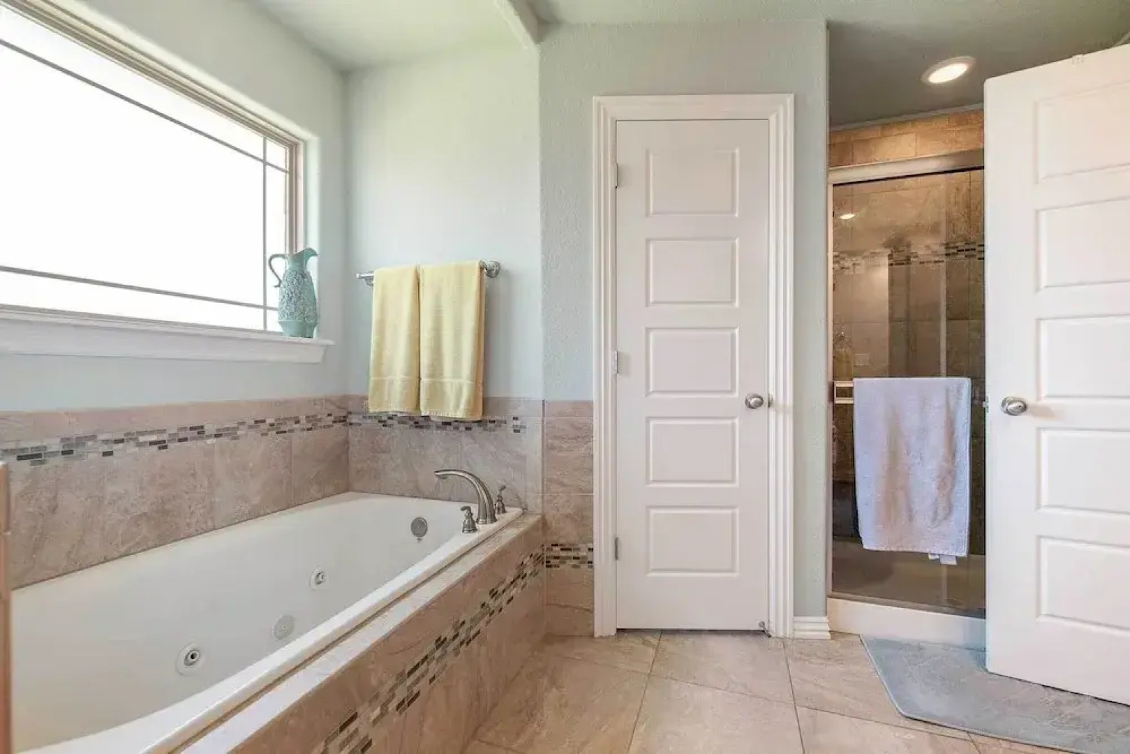 Near Hiking & Biking: Convenient Home in Rogers!