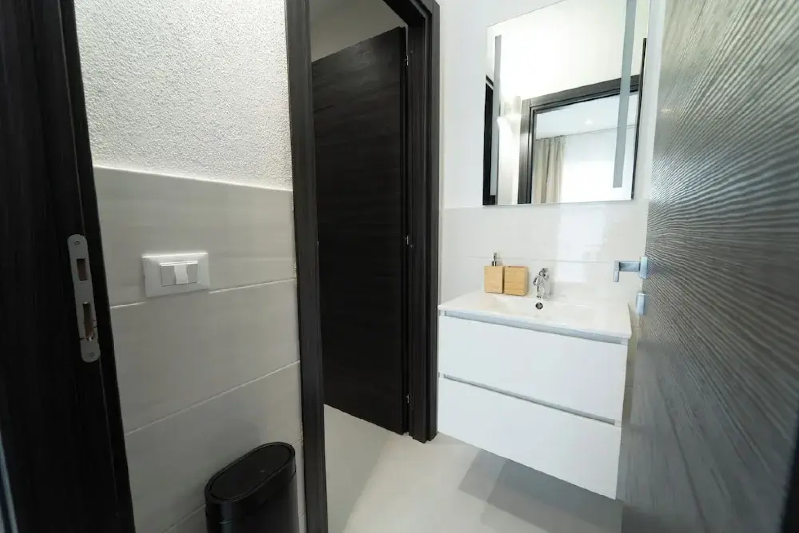 Velis - art & hospitality