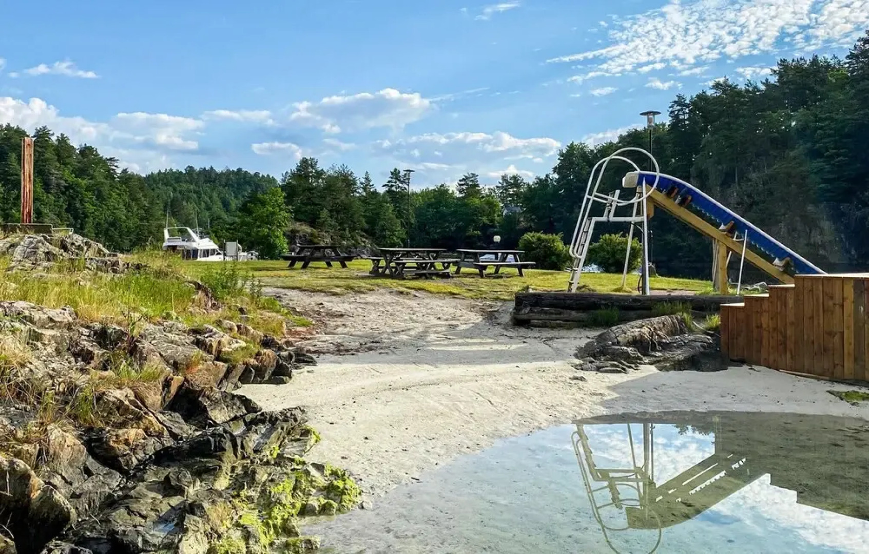 Beautiful Home in Tvedestrand With 3 Bedrooms and Wifi