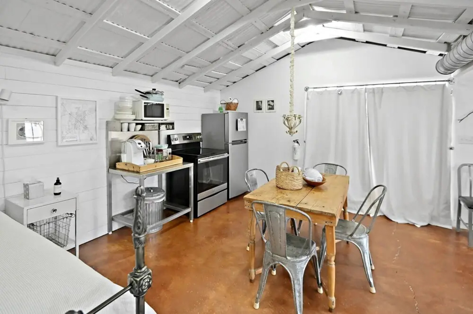 Gausthaus 402 1 Bedroom Cottage by RedAwning