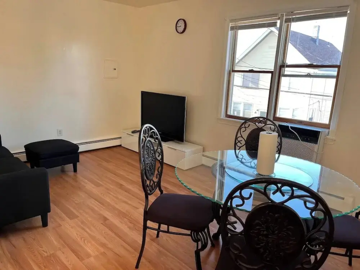 Amazing Three Bedrooms Apartment