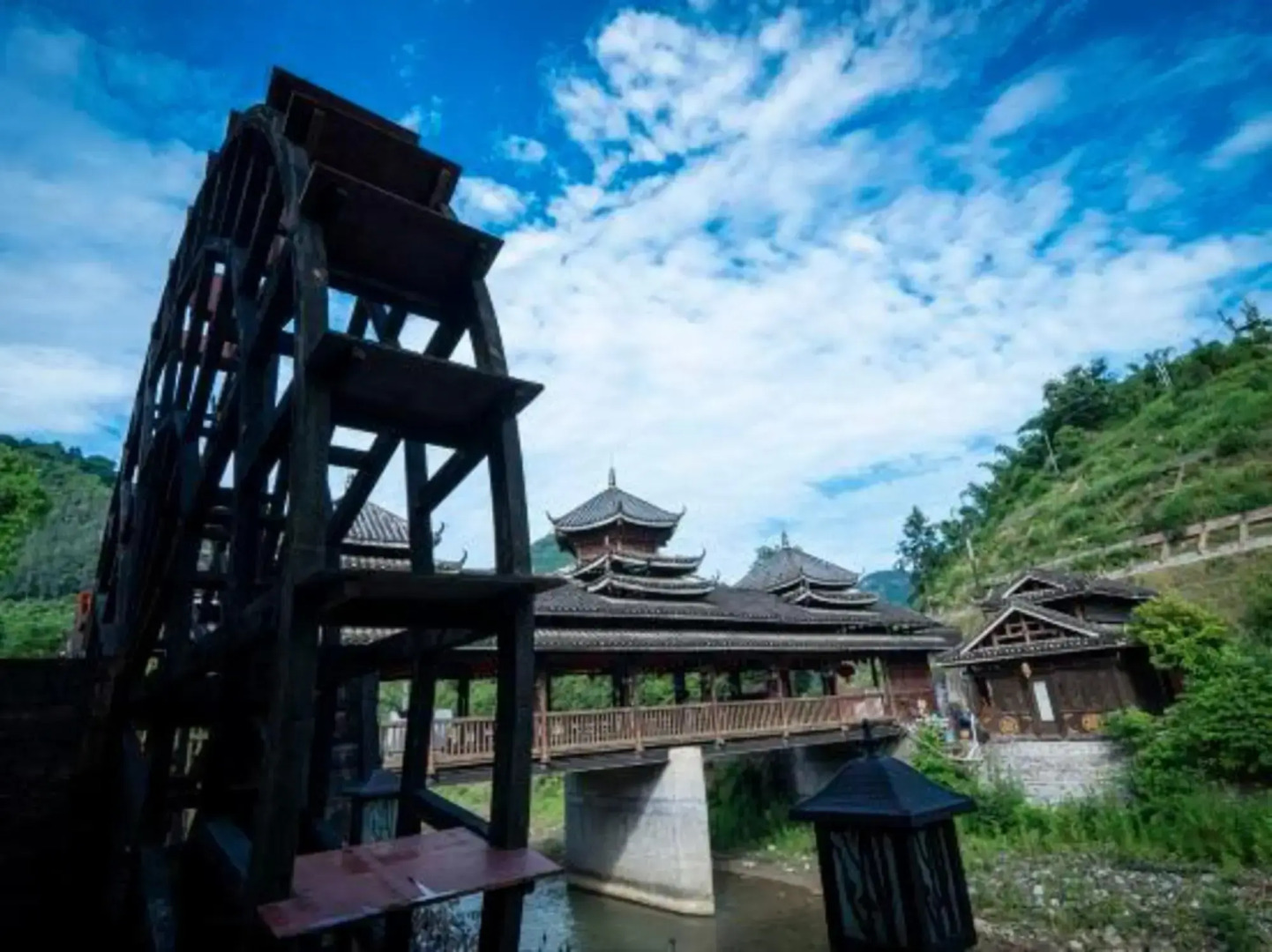 Guyun Langqiao Holiday Hotel