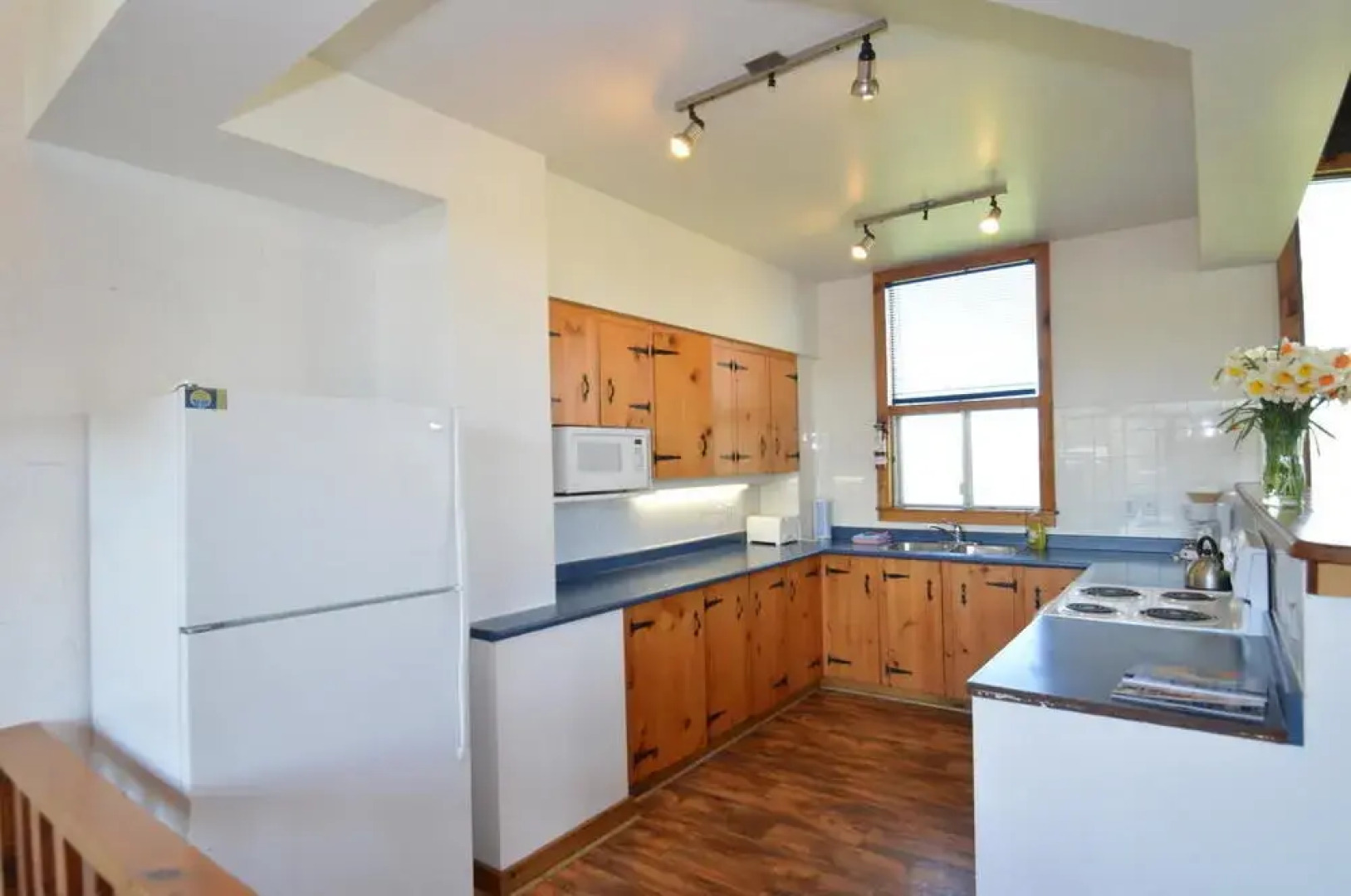 6 Bed Blue Mountain Rental with Hot Tub