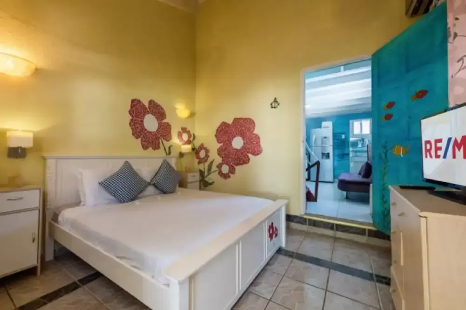 Sunflower Villa Studios By Cmd