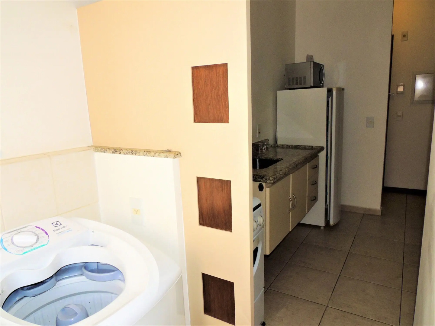 Mondrian Suite Hotel