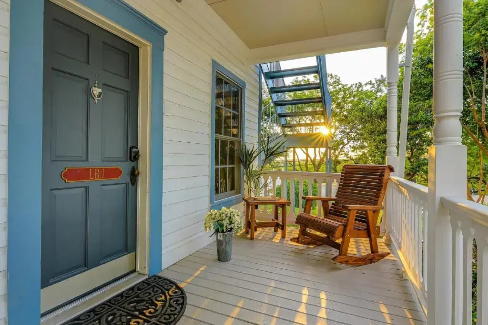 Downtown Marble Falls Boutique House