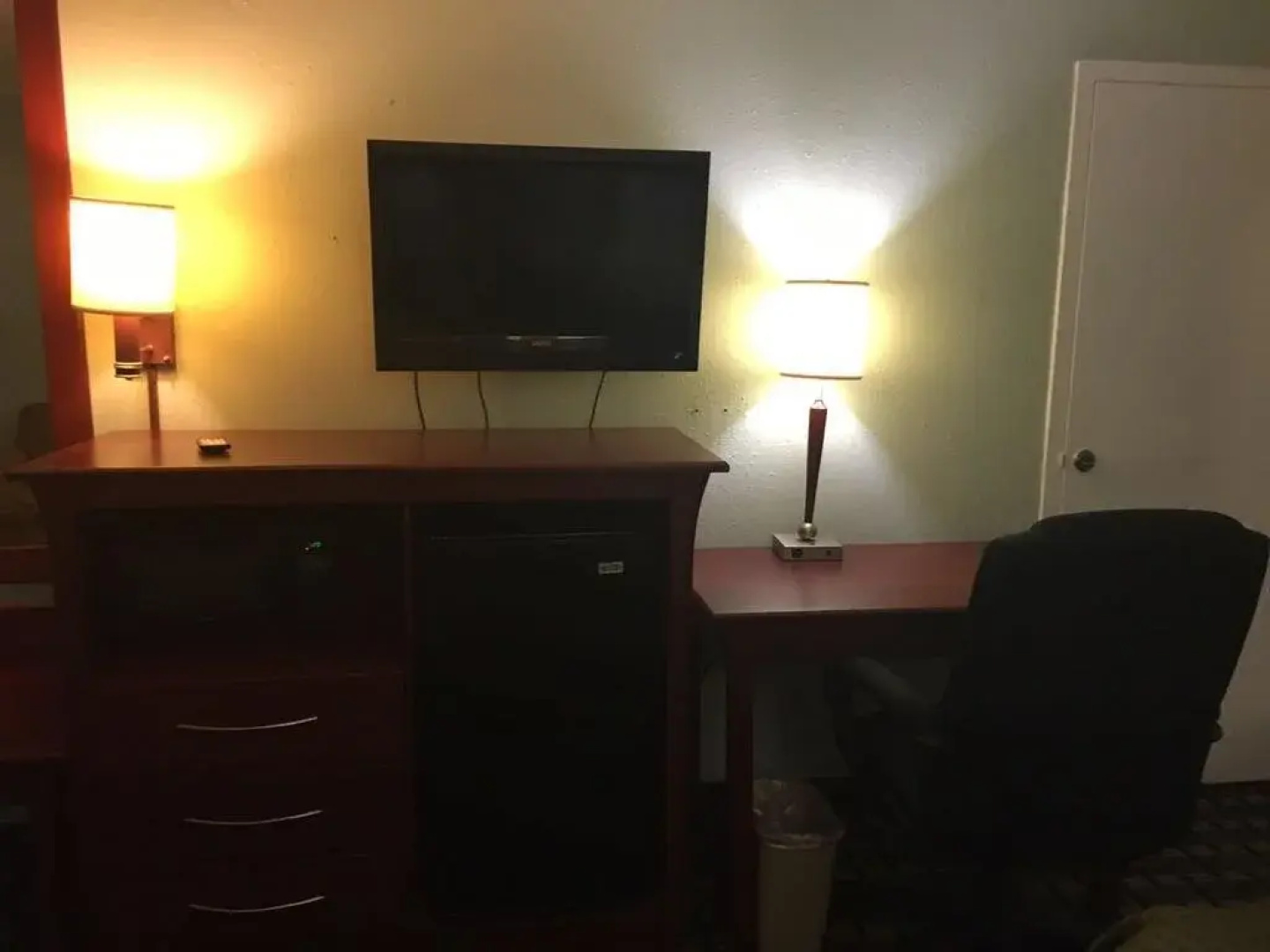 Excellent Inn & Suites