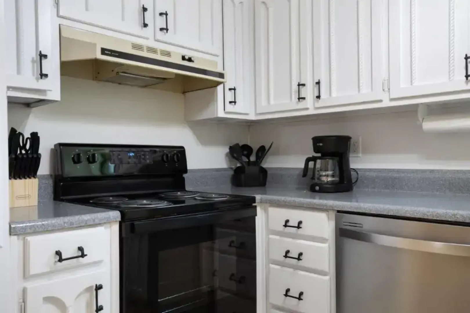 The Monterey Maison-20min N of Downtown, 6BR