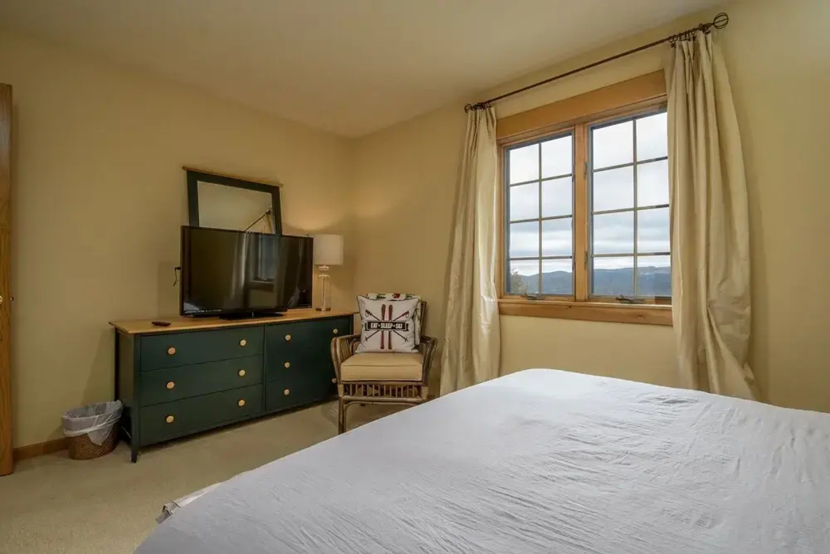 Summit Cabin In Ludlow 4 Bedroom Cabin by RedAwning