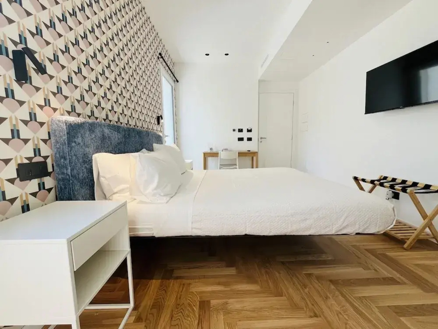 Marina Boutique Rooms