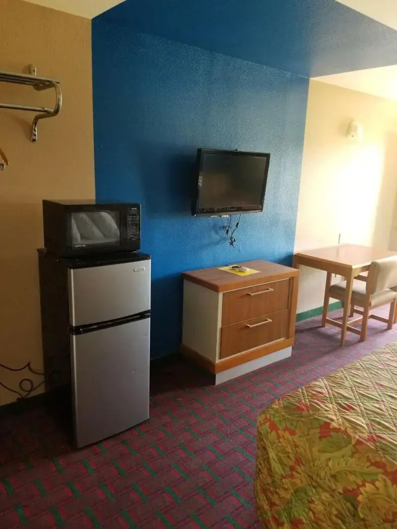 Scottish Inn & Suites