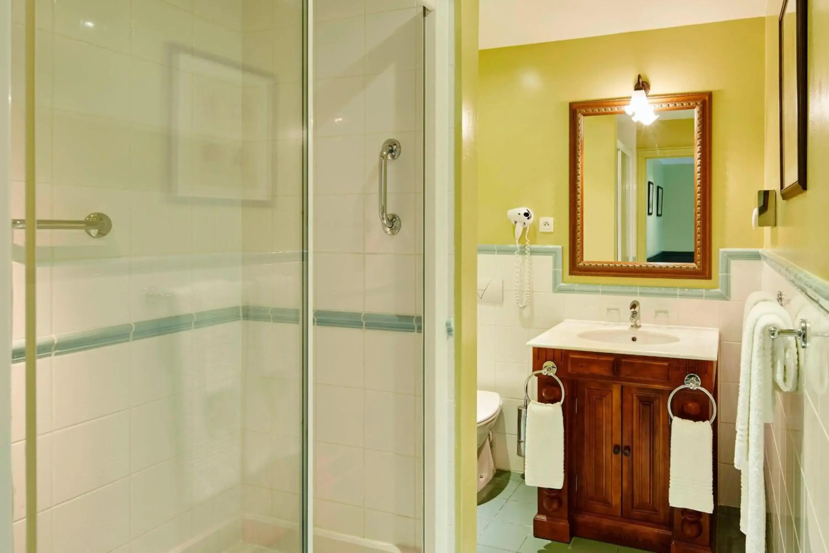 Отель Marriott Village d'Ile-de-France