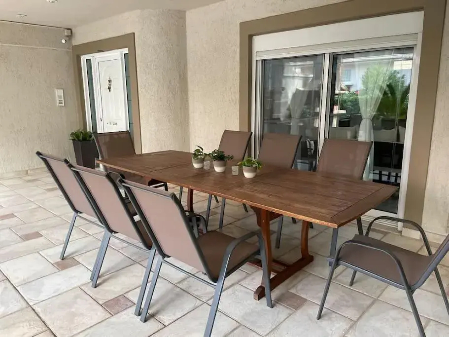 Triptolemus Stay Inn,Eleusis,Gr/3' from the Center