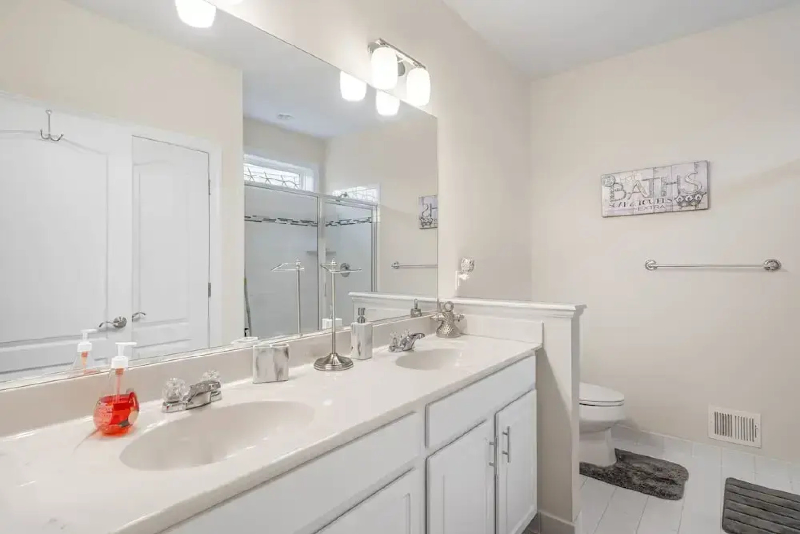 Wild Air Getaway For 12!