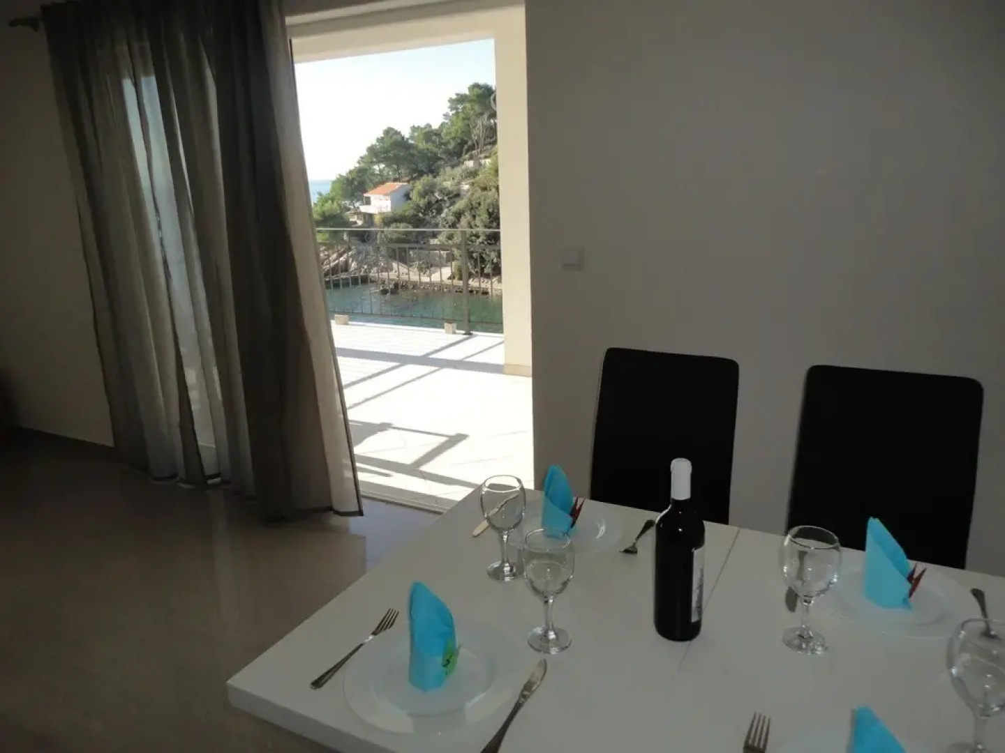 Lovely Apartment With Terrace and Gorgeous sea View. Near the Beach !
