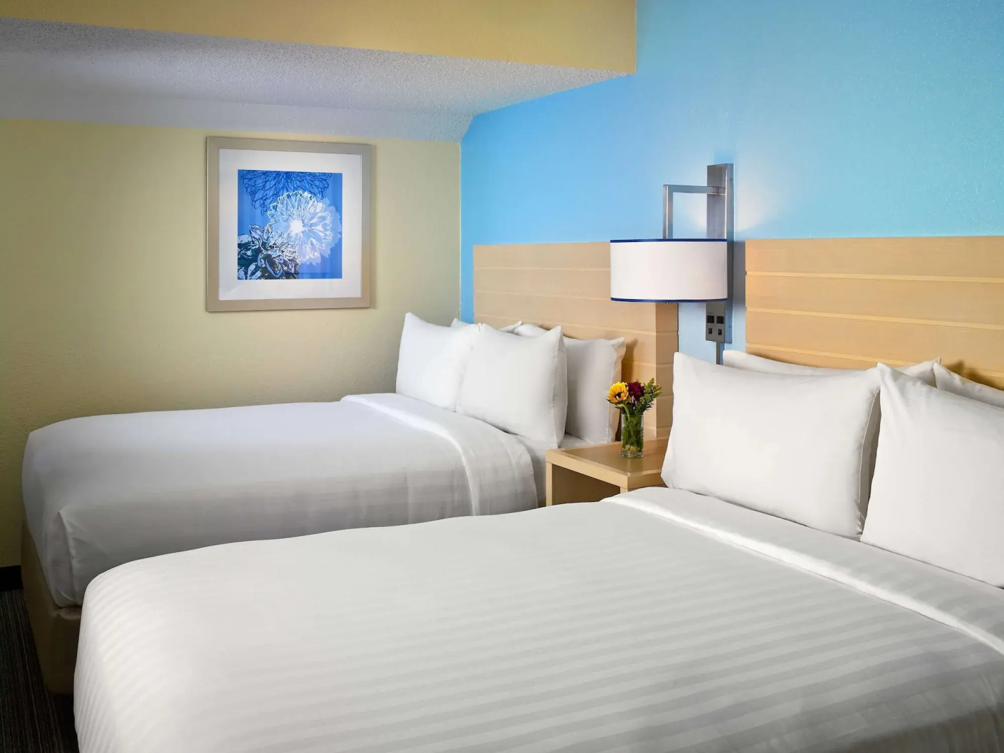 Sonesta Simply Suites Cleveland Airport