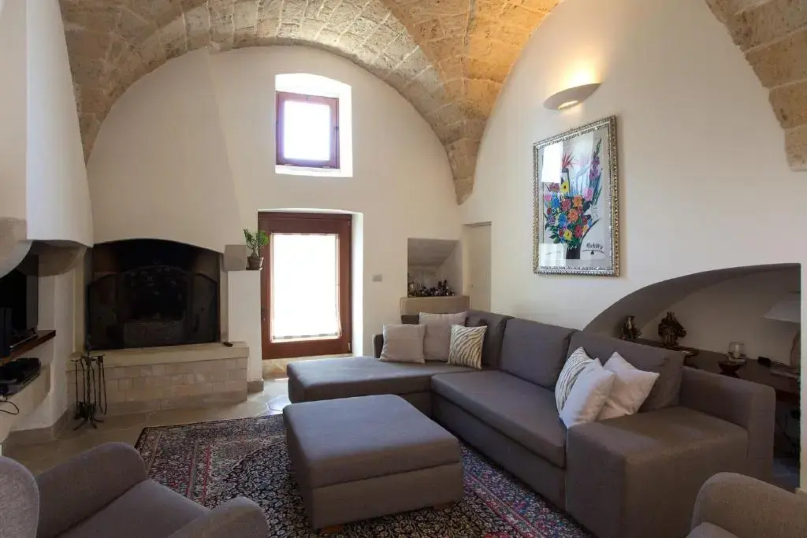 Extraordinary Estate with pool m800