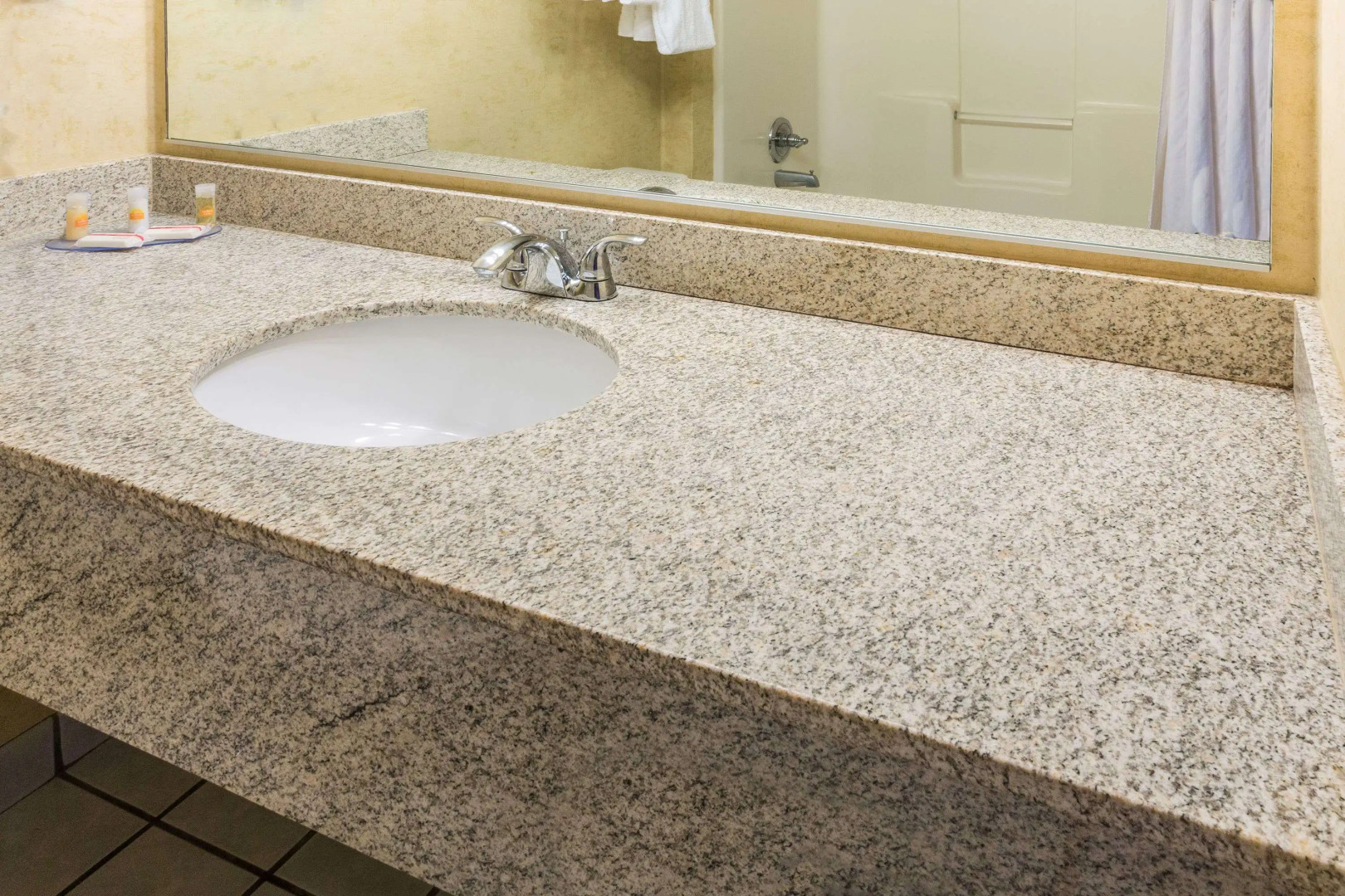 Days Inn & Suites by Wyndham Vancouver