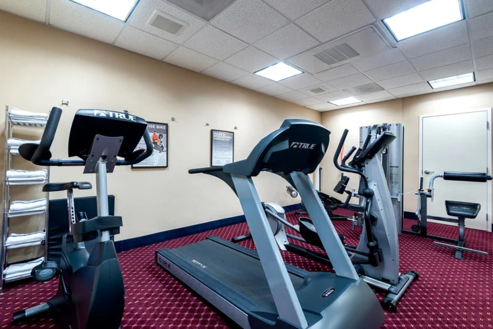 Holiday Inn Express & Suites Lathrop