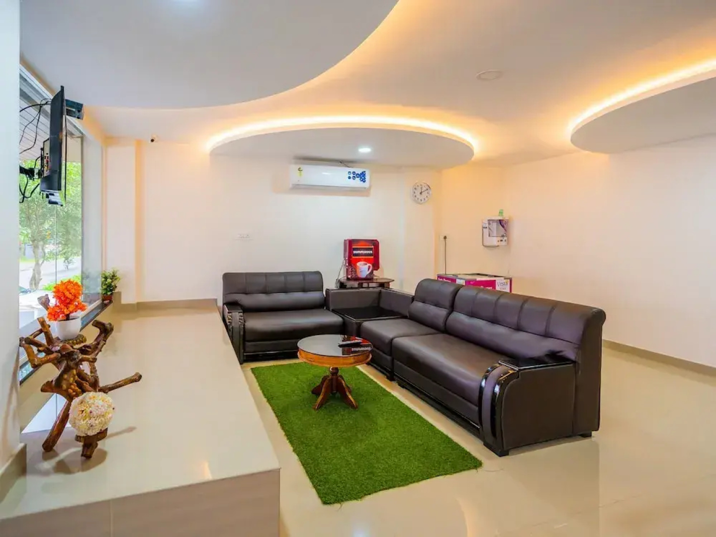 OYO 14879 Home Elegant 1BHK Kochi Airport