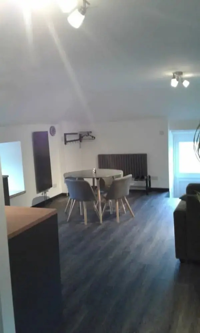Beautiful 1-bed Barn Conversion Studio Apartment