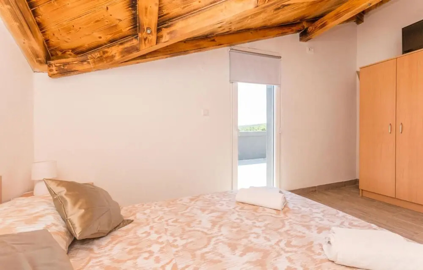 Amazing Home in Donje Rastane With 3 Bedrooms, Wifi and Outdoor Swimming Pool