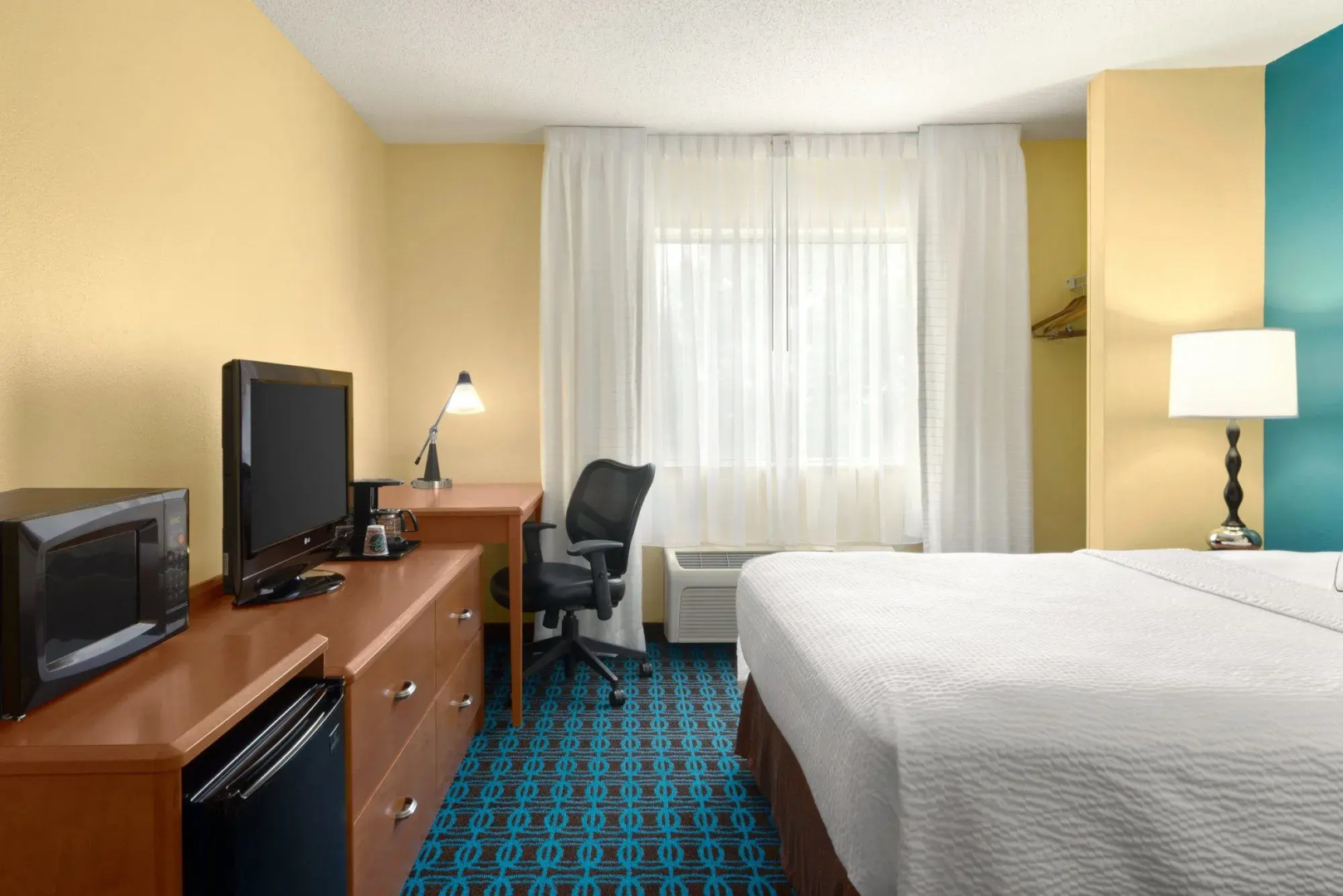AmeriVu Inn & Suites - Grand Forks