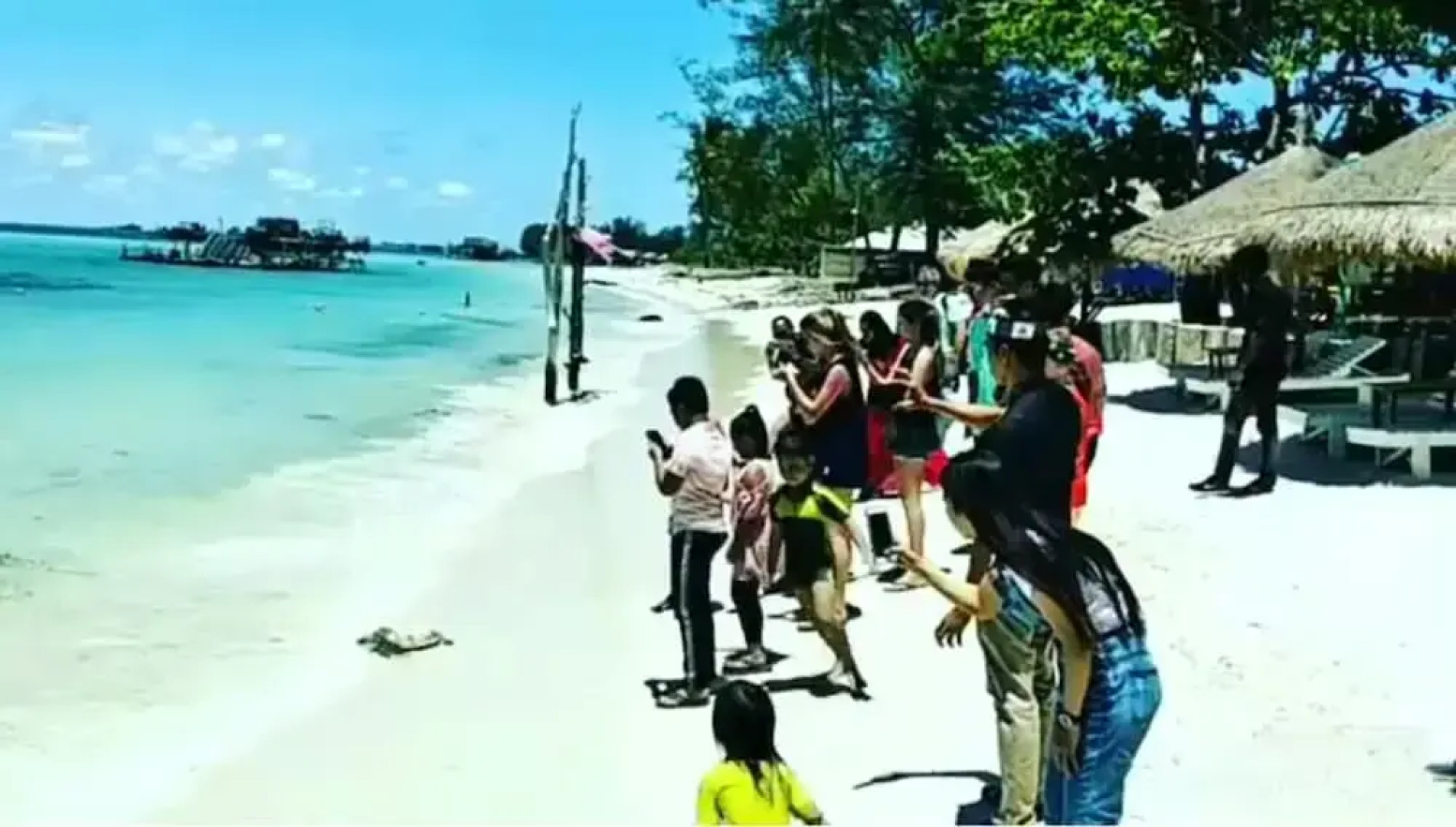 Madu Tiga Beach & Resort