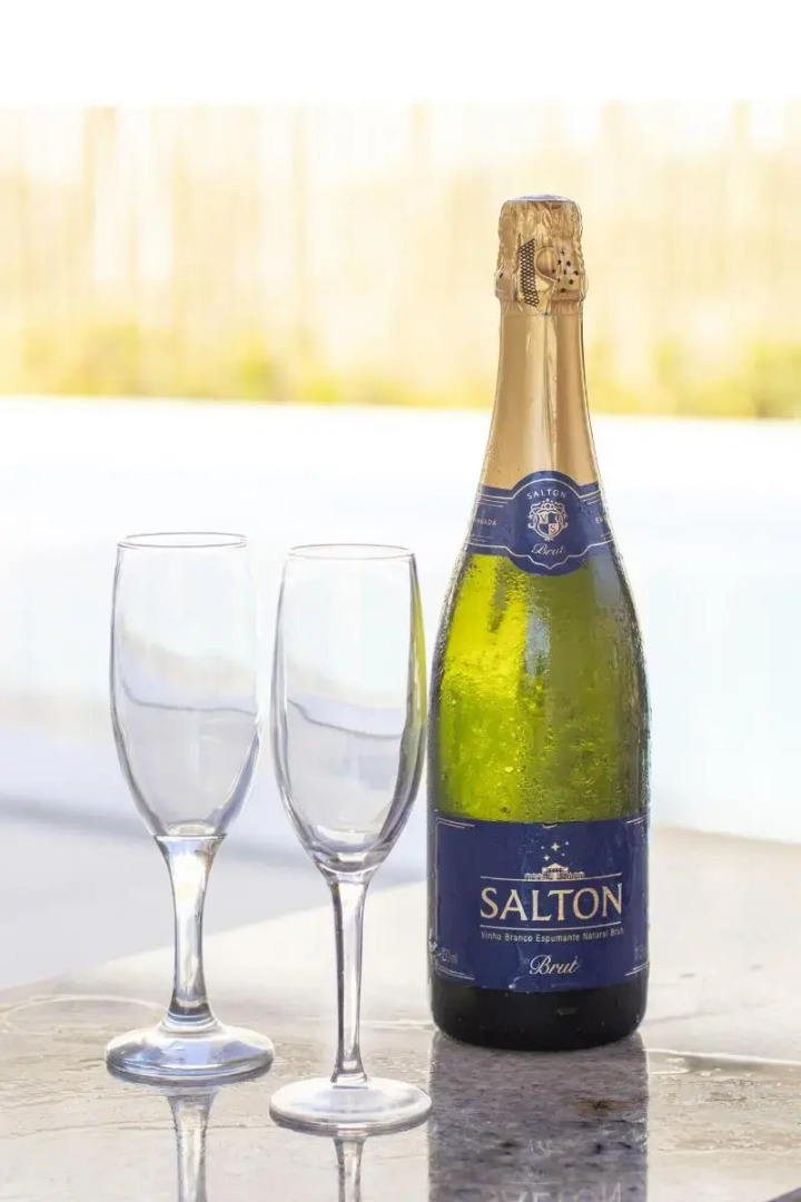 Wave Suítes Hotel & Lounge Bar