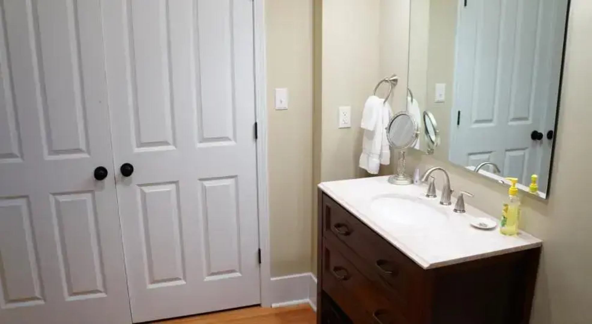 6th Street Guest House and Suites