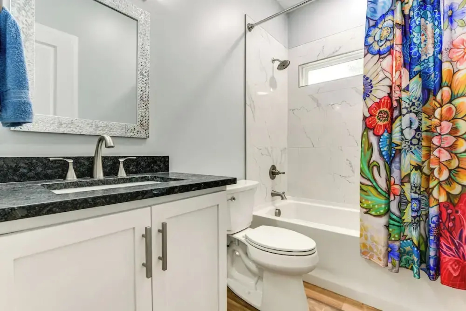 Walk to Beach & Harbor: Dtwn Pass Christian Home