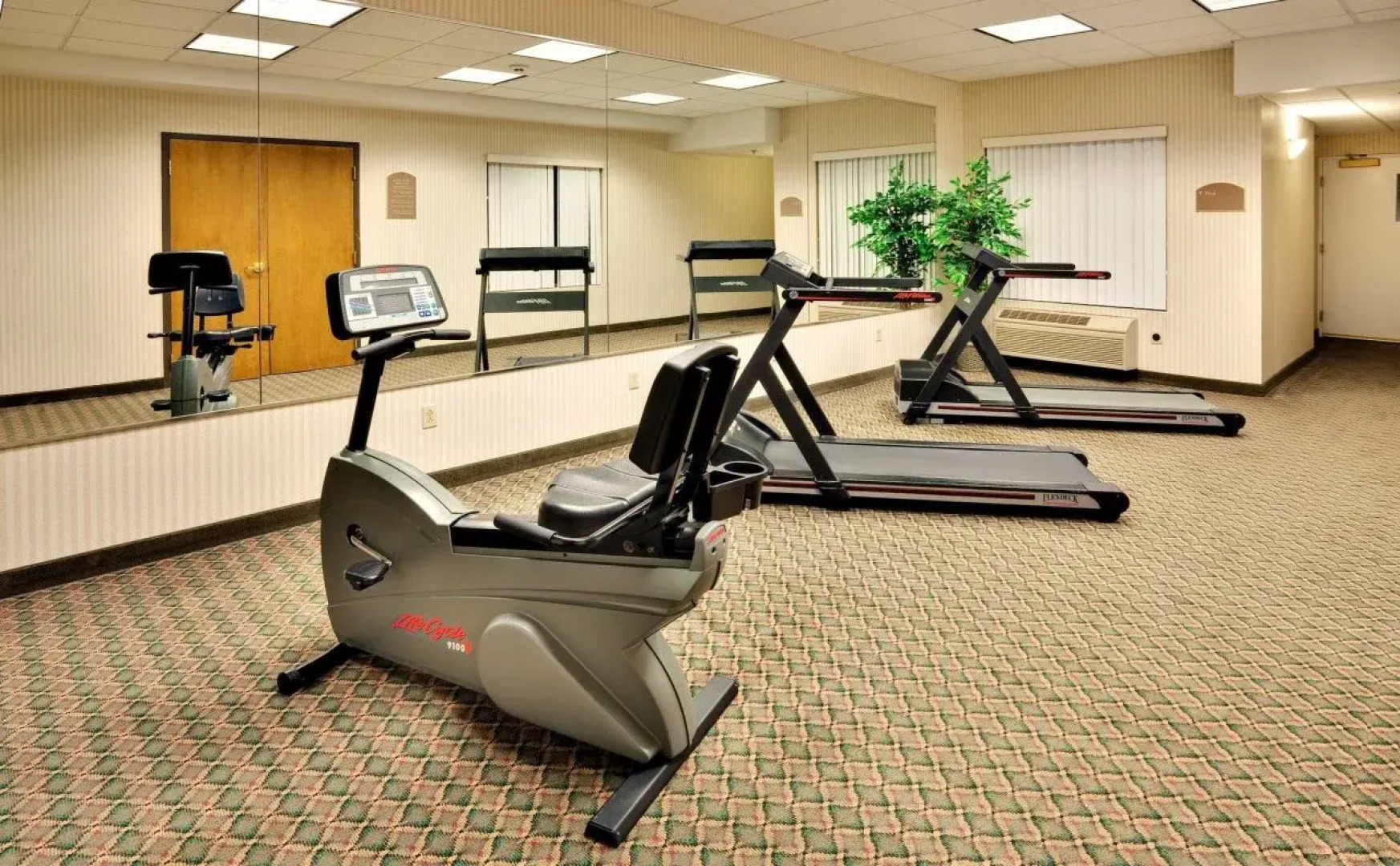 Holiday Inn Express Hotel & Suites Findley Lake