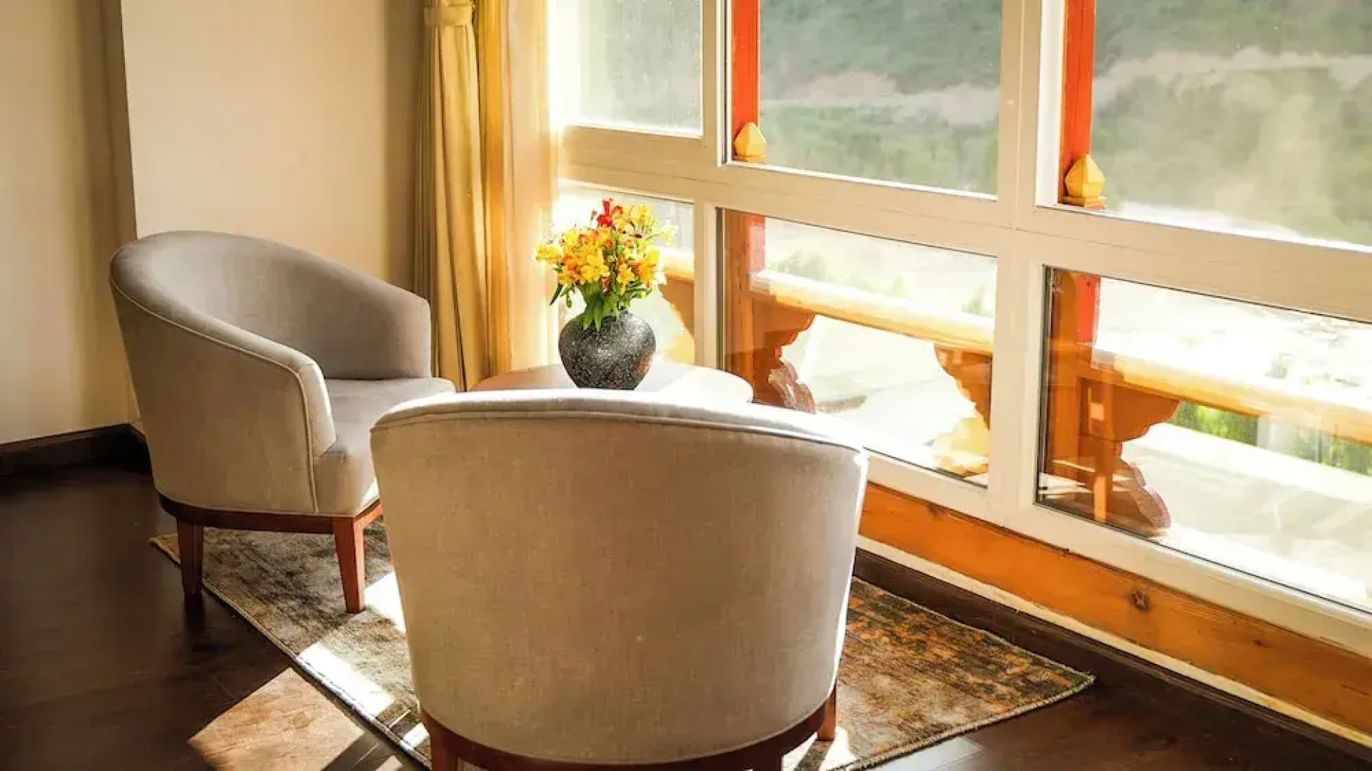 The 33rd Executive Suites
