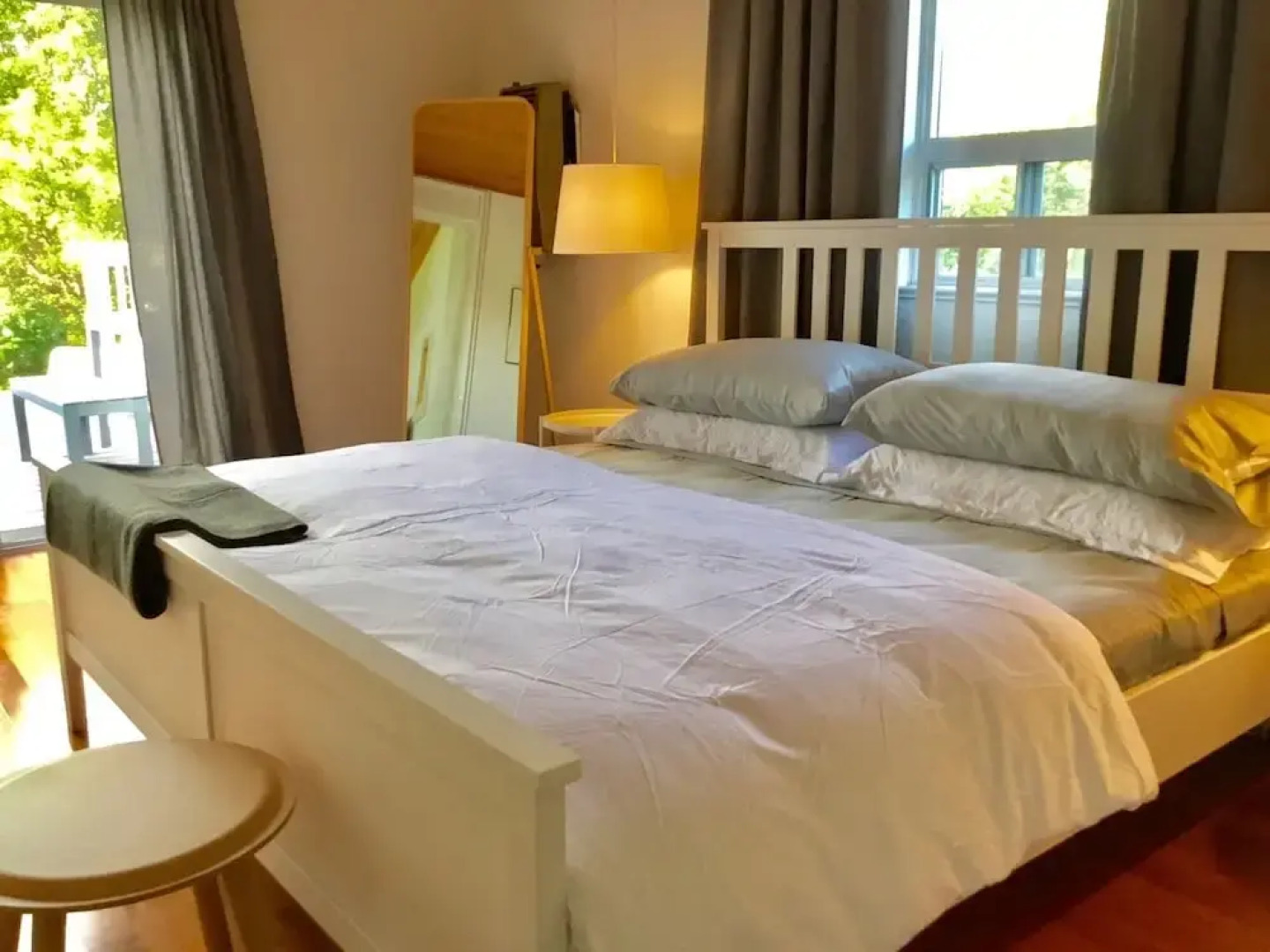 The Cameron Cottage - 5 Bedrooms