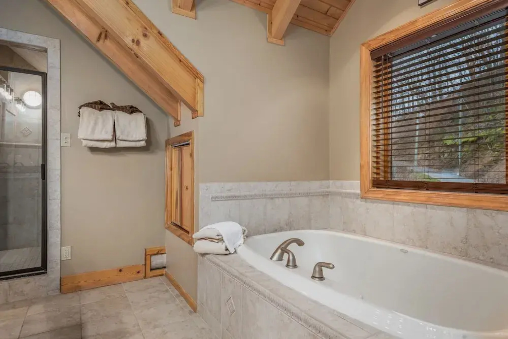 Tanglewood Mountain Lodge 8 Bedroom Residence by RedAwning