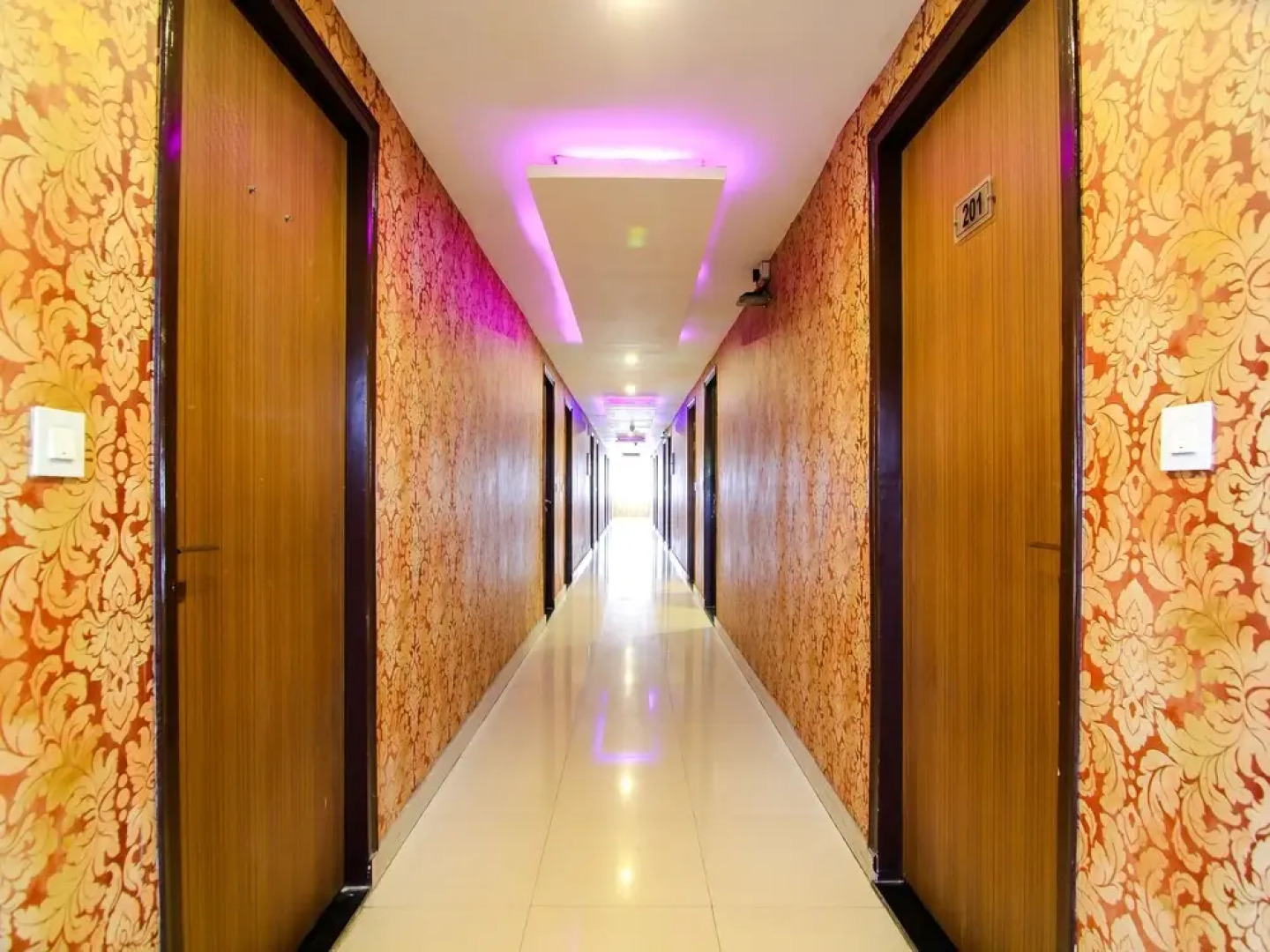 Capital O 8823 City Club