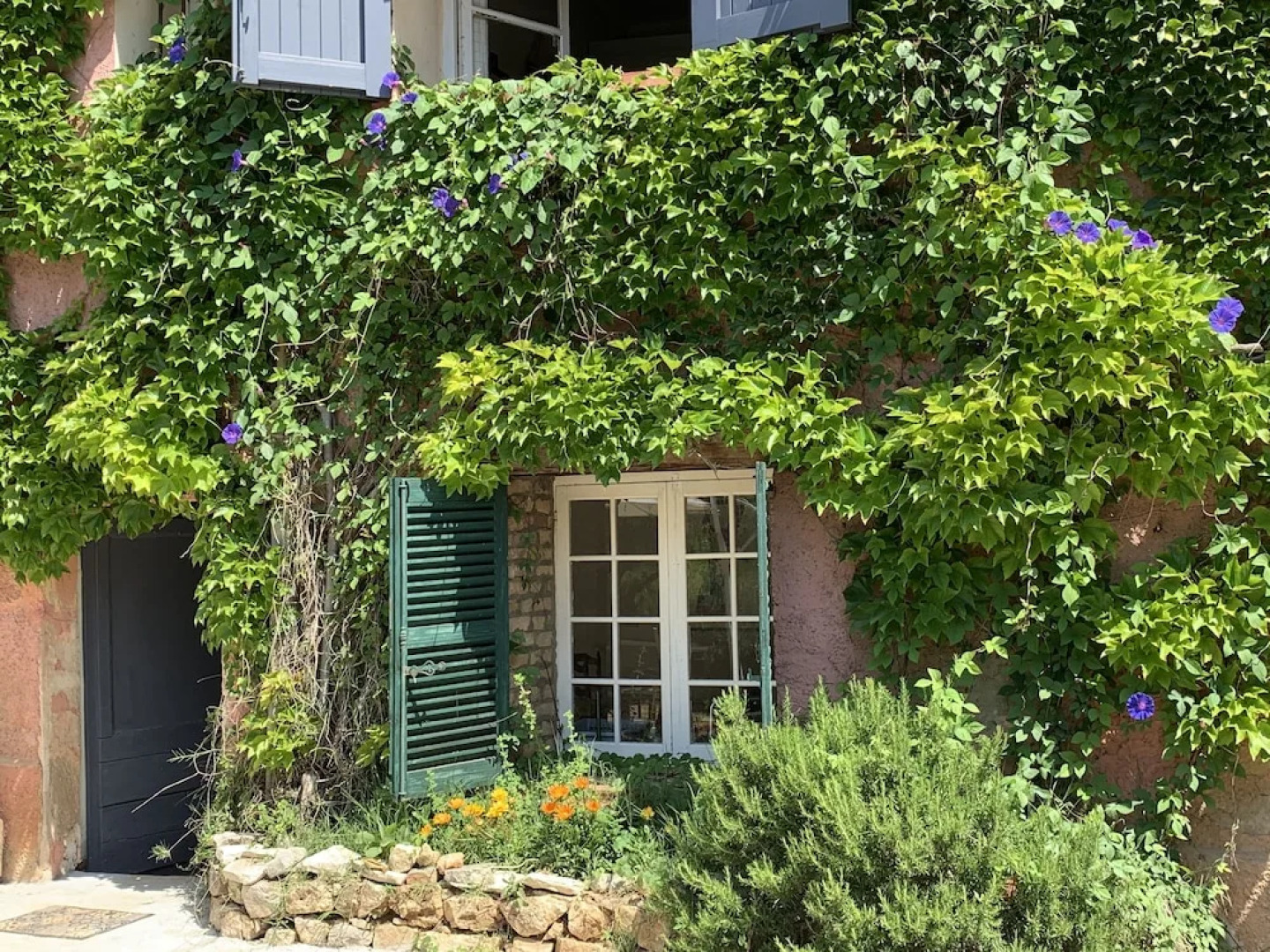 Beautiful Rustic Farmhouse Apartment With Pool