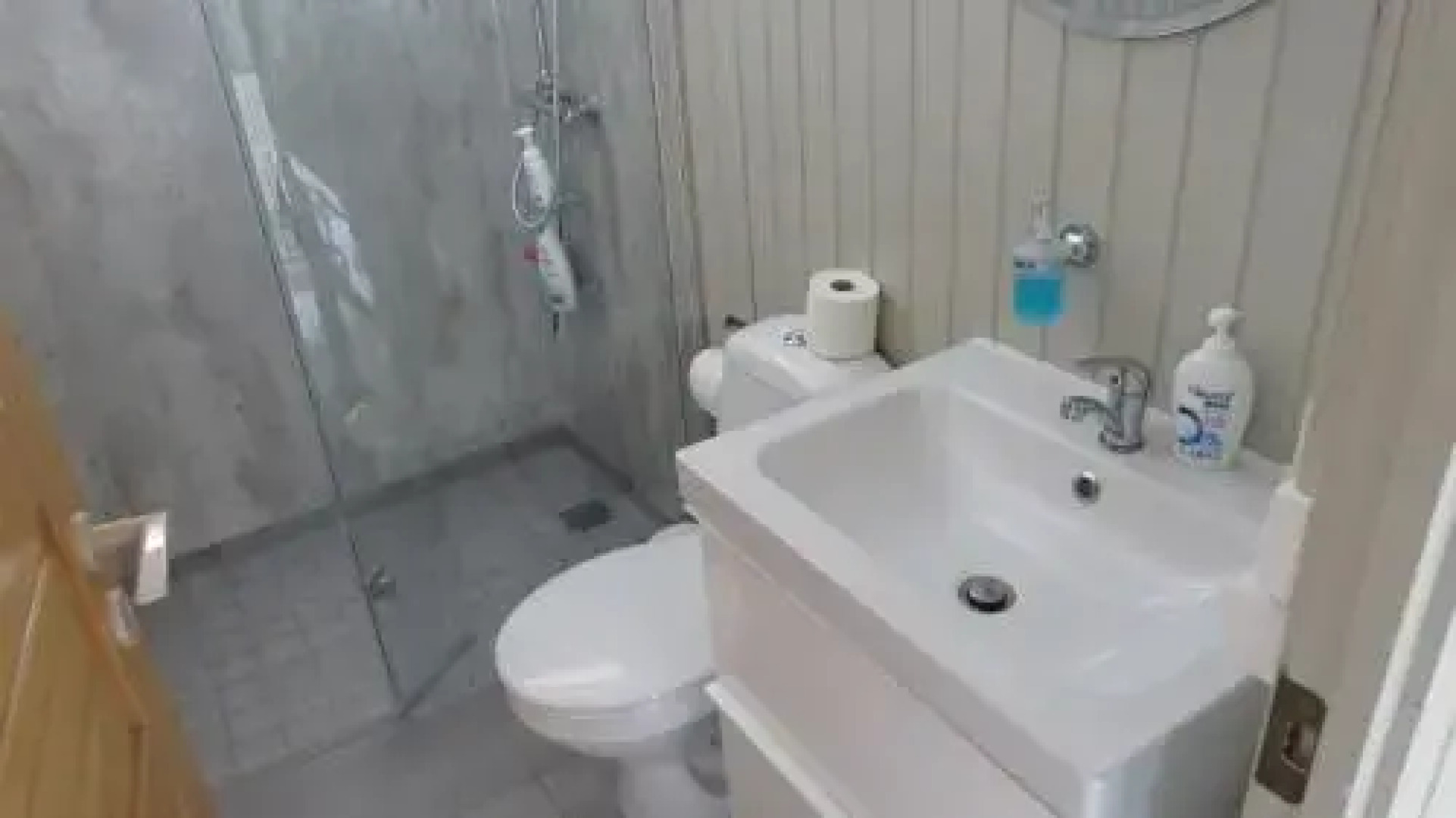 Hvammur 1 with private hot tub