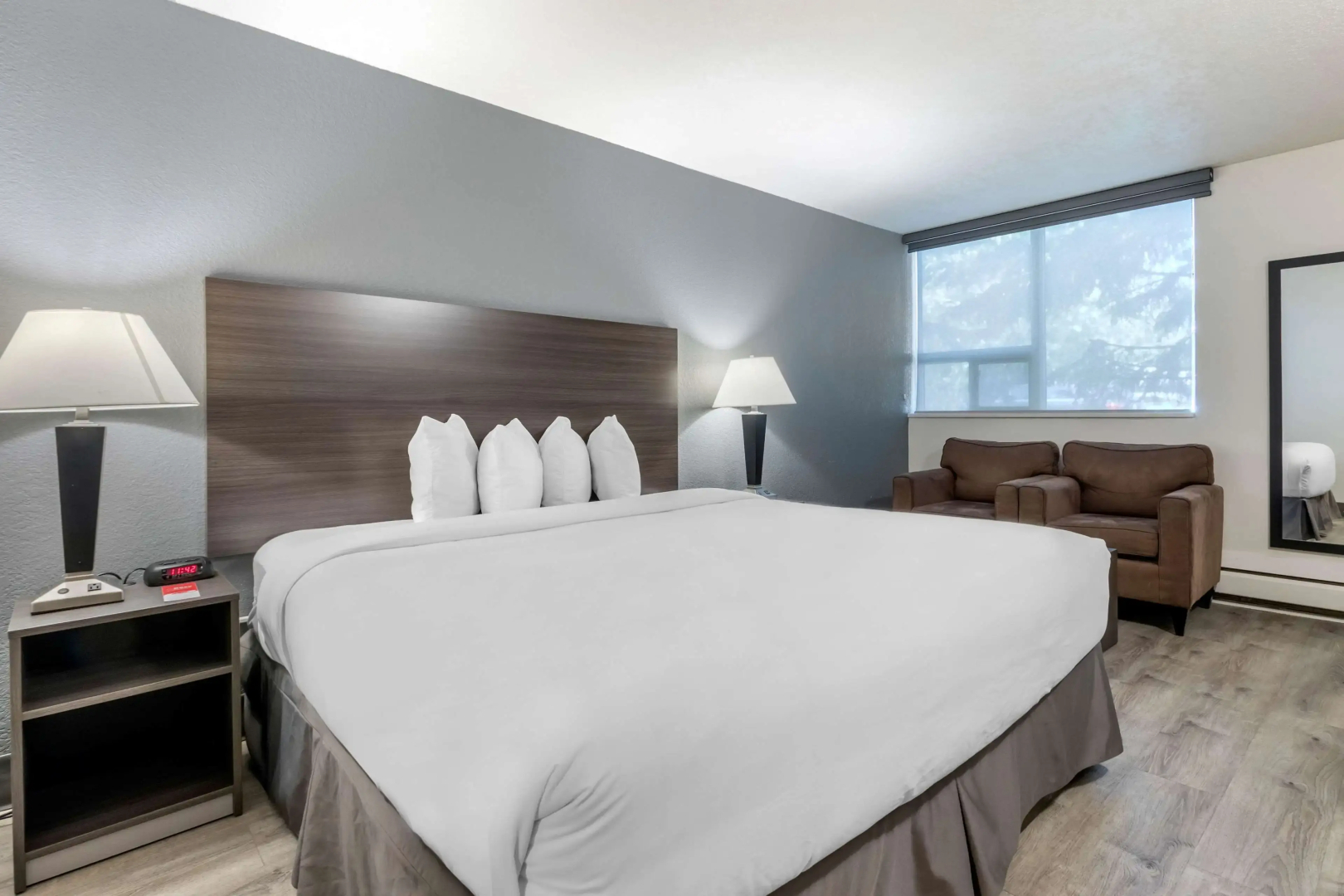 Super 8 by Wyndham Macleod Trail Calgary