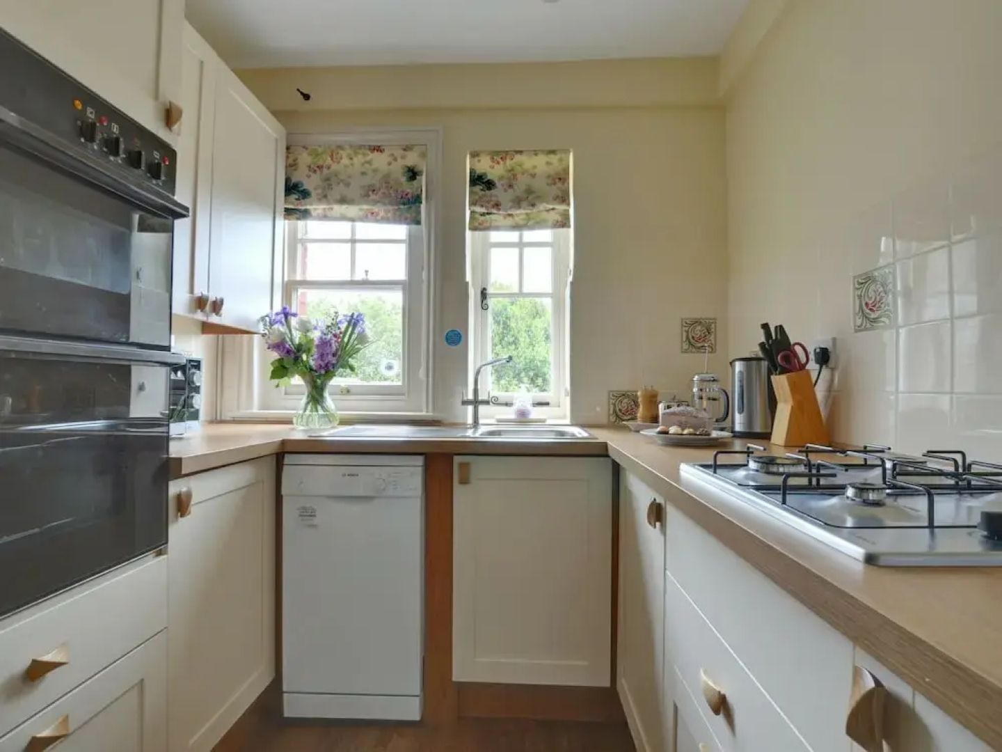 Quaint Cottage in Crowborough With Graden