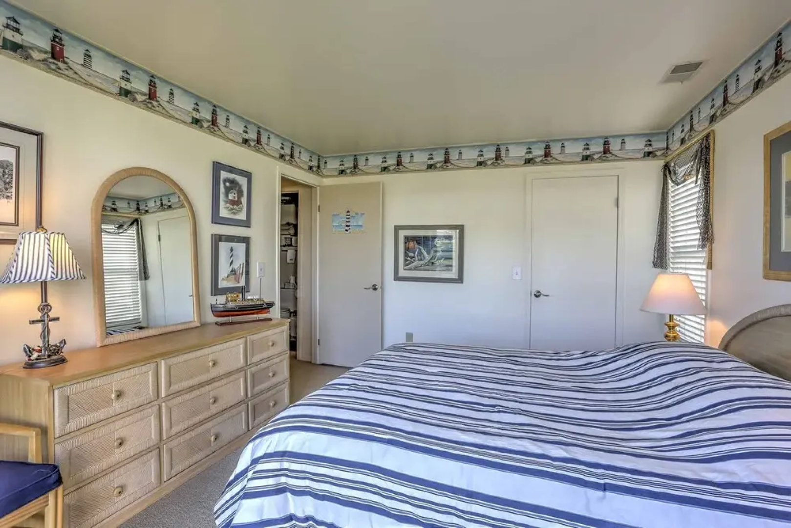 Charming Port Clinton Condo w/ Community Amenities
