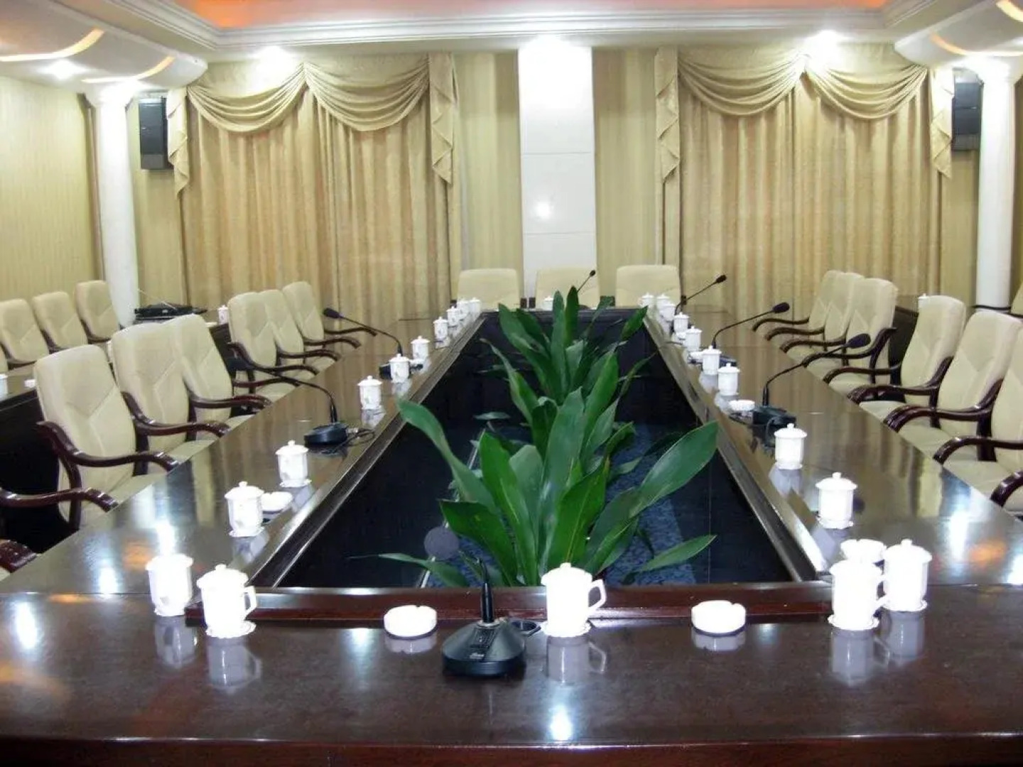 Huadu International Hotel